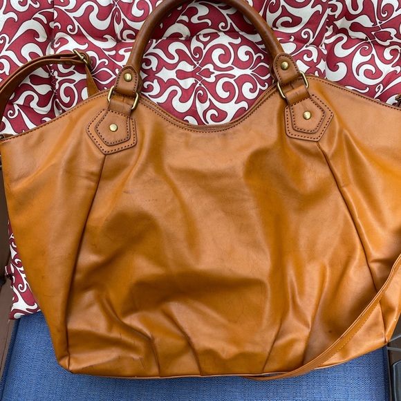 Buxton BX Kimberly Crossbody & Shoulder Bag - Picture 4 of 8